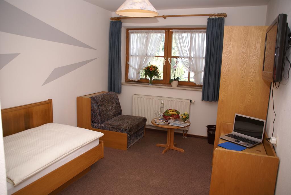 Gasthaus Und Landhotel Wiedmann Eresing Стая снимка