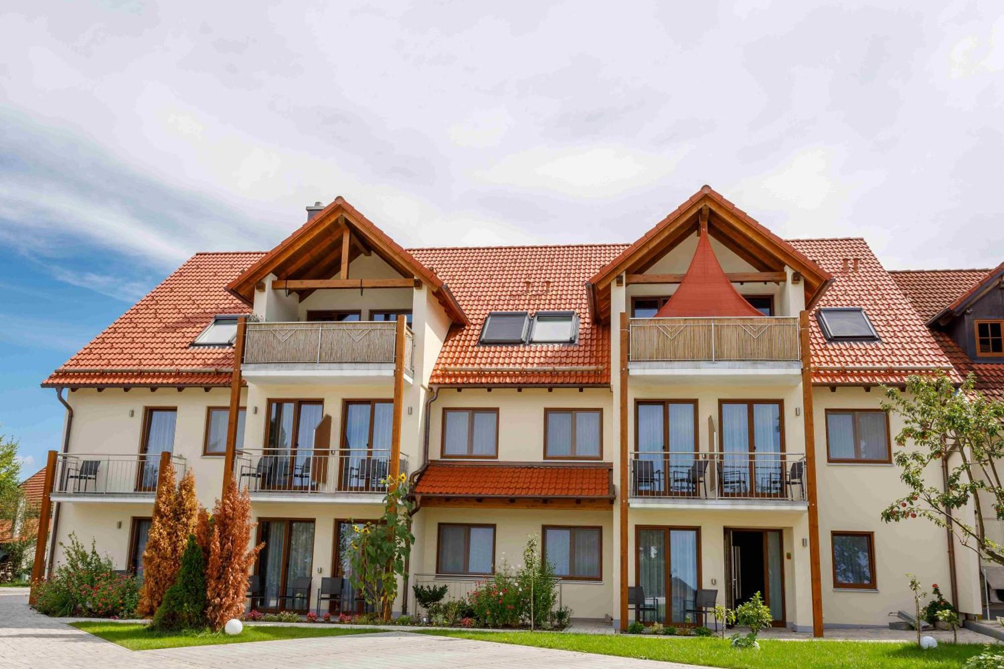 Gasthaus Und Landhotel Wiedmann Eresing Екстериор снимка