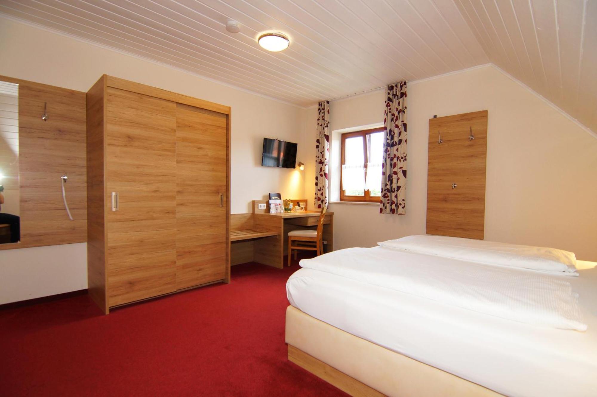 Gasthaus Und Landhotel Wiedmann Eresing Екстериор снимка