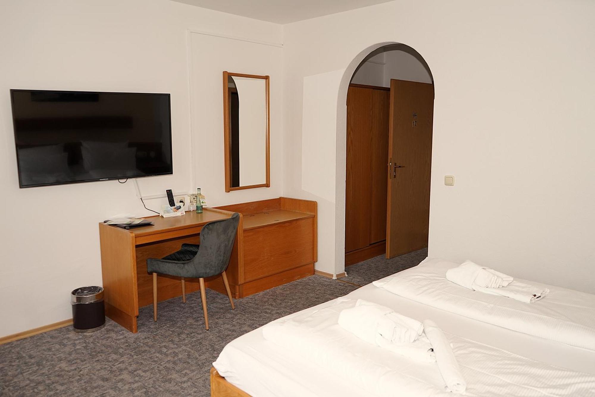 Gasthaus Und Landhotel Wiedmann Eresing Екстериор снимка