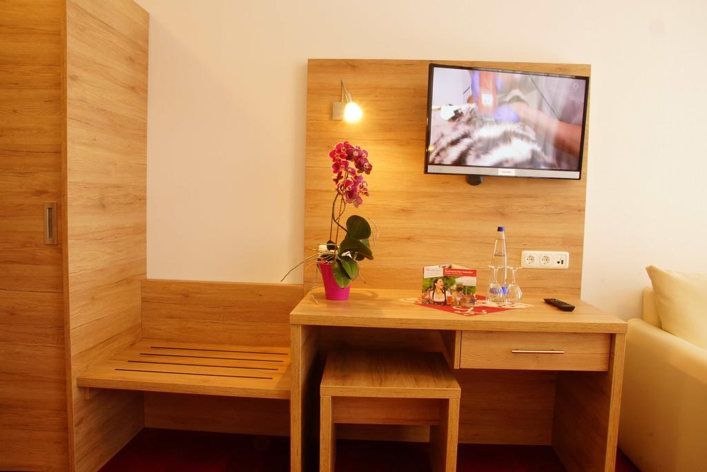 Gasthaus Und Landhotel Wiedmann Eresing Екстериор снимка