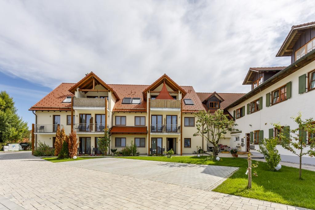 Gasthaus Und Landhotel Wiedmann Eresing Екстериор снимка