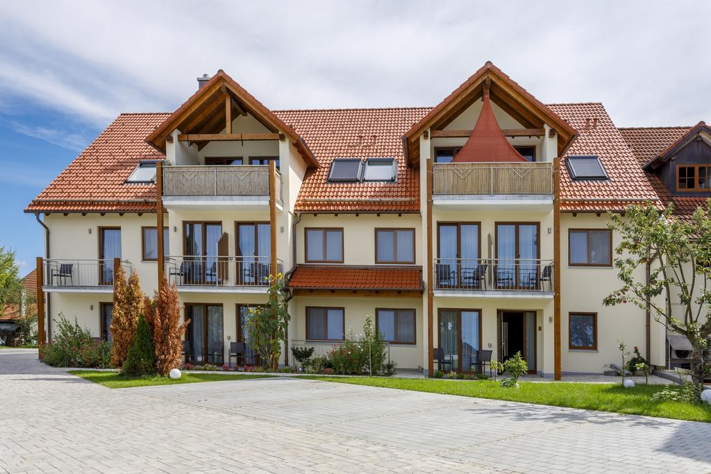 Gasthaus Und Landhotel Wiedmann Eresing Екстериор снимка