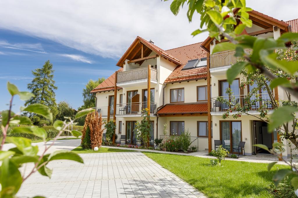 Gasthaus Und Landhotel Wiedmann Eresing Екстериор снимка